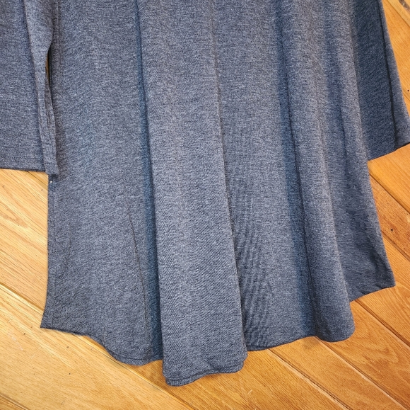 Jamby Styles solid dark gray large quarter length sleeve casual blouse - Picture 4 of 11